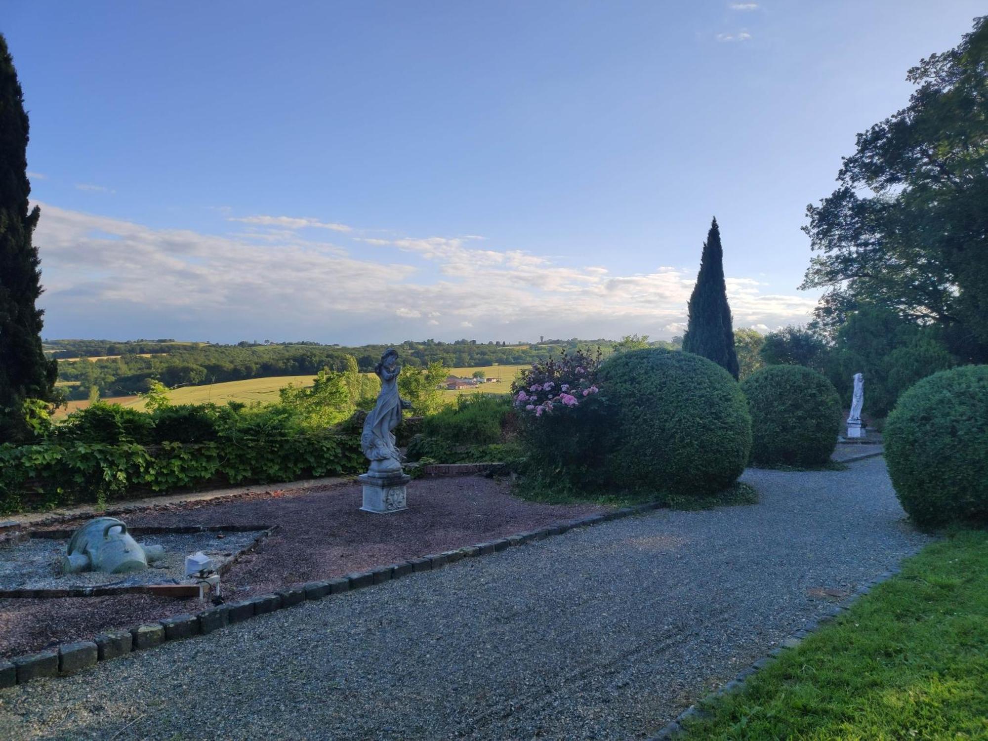 Chateau De Pys Guest House Latrape 외부 사진